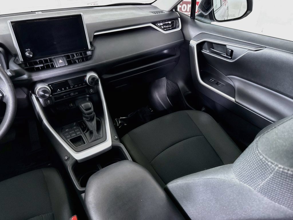 Certified 2025 Toyota RAV4 LE AWD/4WD image 26
