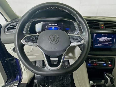 Used 2024 Volkswagen Tiguan SE FWD image 15