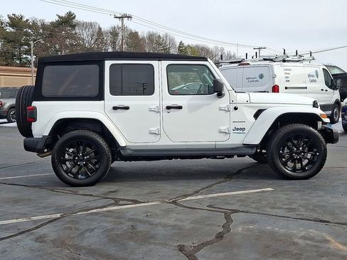 Used 2022 Jeep Wrangler Unlimited Sahara w/ Cold Weather Group image 7