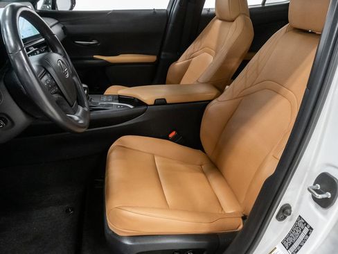 Used 2024 Lexus UX 250h AWD w/ Premium Package image 11