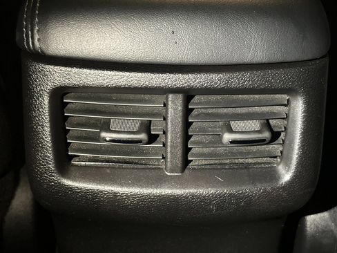 Used 2023 Dodge Challenger SXT image 16