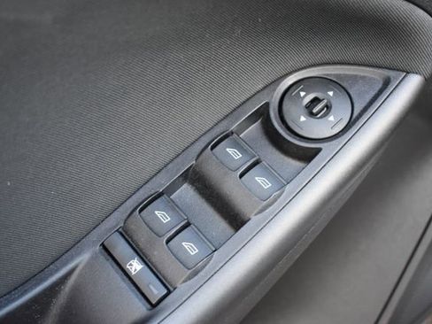 Used 2016 Ford Focus SE w/ Equipment Group 201A FWD image 22