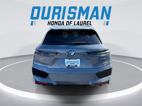 Used 2023 BMW iX xDrive50 w/ Sport Package image 7