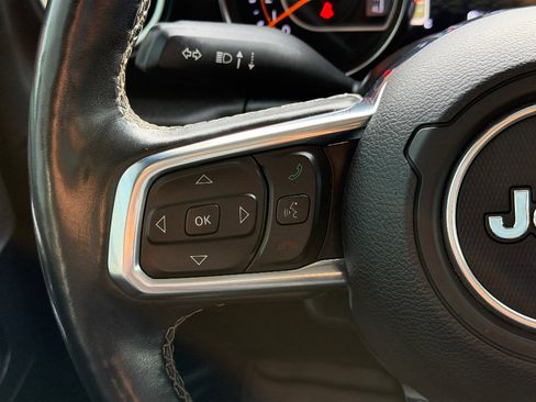 Used 2020 Jeep Wrangler Unlimited Sahara image 8