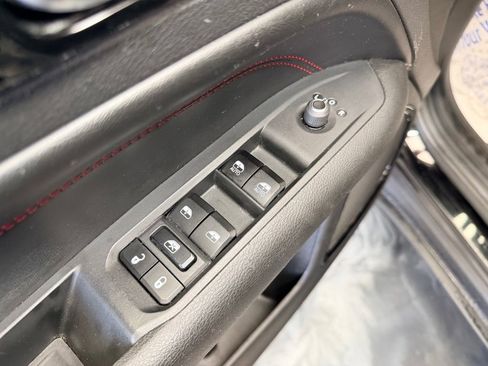 Used 2024 Jeep Compass Trailhawk AWD/4WD image 16