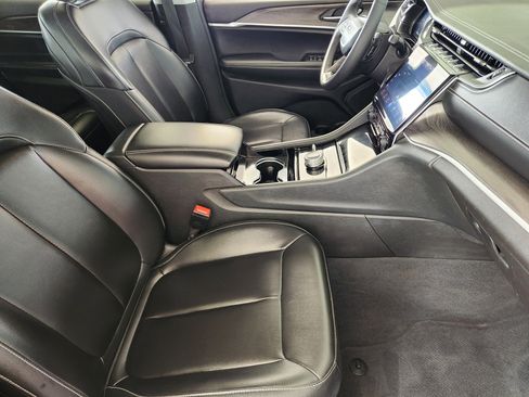 Used 2023 Jeep Grand Cherokee L Limited image 15