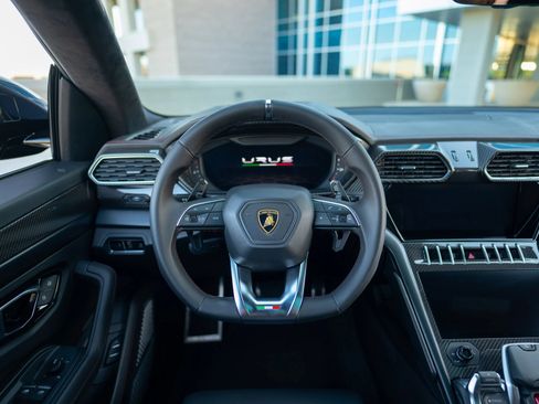 Used 2021 Lamborghini Urus AWD/4WD image 22