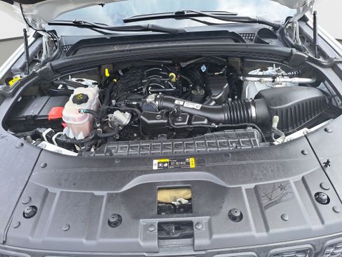 Used 2023 Jeep Grand Cherokee Altitude RWD image 28