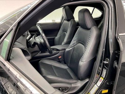 Used 2019 Lexus UX 200 w/ Premium Package image 17