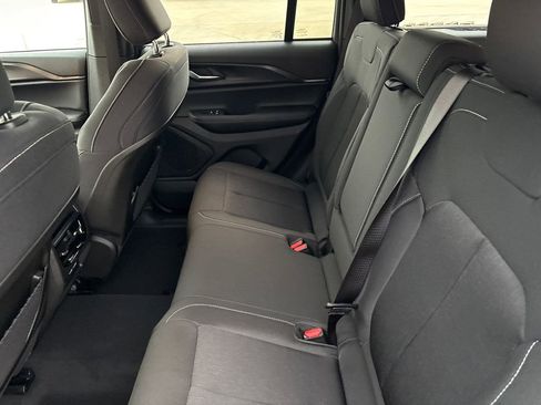 New 2025 Jeep Grand Cherokee Laredo X w/ Luxury Tech Group I image 17