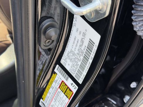 Certified 2023 Toyota Tacoma Limited AWD/4WD image 27