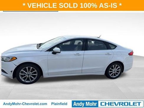 Used 2017 Ford Fusion SE FWD image 2