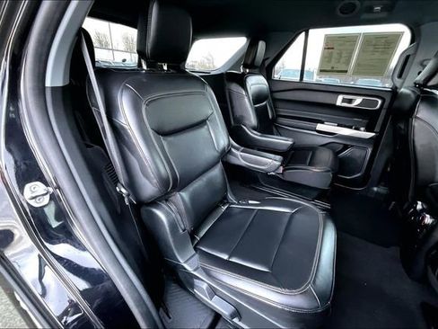 Used 2022 Ford Explorer XLT w/ Equipment Group 202A image 24