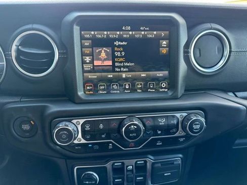 Used 2023 Jeep Wrangler Unlimited Sahara w/ Cold Weather Group AWD/4WD image 15