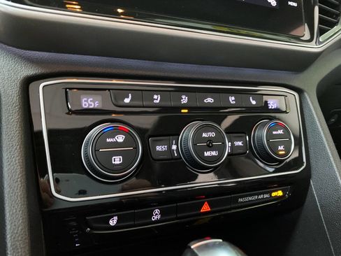 Used 2019 Volkswagen Atlas SEL Premium image 16