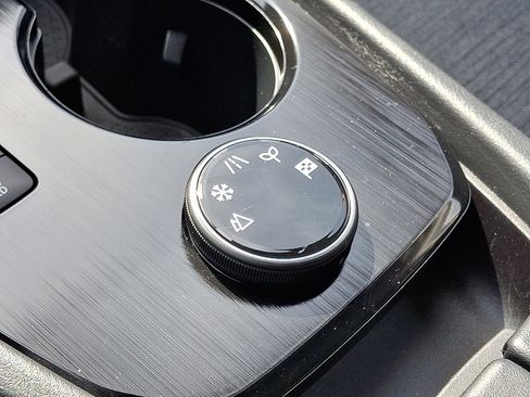 Certified 2023 Nissan Rogue SV image 18