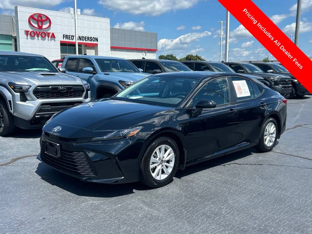 Used 2026 Toyota Camry LE w/ Convenience Package FWD image 1