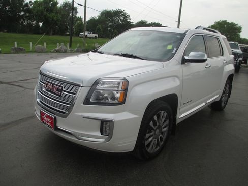Used 2017 GMC Terrain Denali FWD image 12
