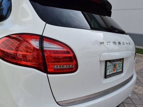 Used 2013 Porsche Cayenne Diesel AWD/4WD image 24