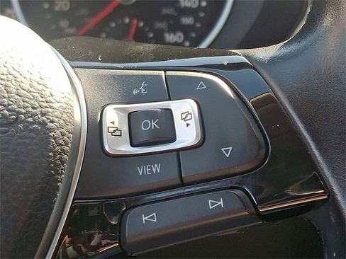 Used 2019 Volkswagen Tiguan SE w/ Panoramic Sunroof Package image 23