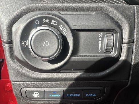 Used 2024 Jeep Wrangler Unlimited Rubicon 4xe image 23