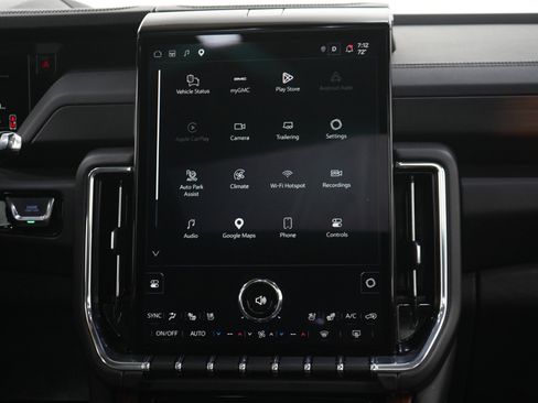 Used 2025 GMC Yukon XL Denali w/ Sun & Power Step Package AWD/4WD image 16
