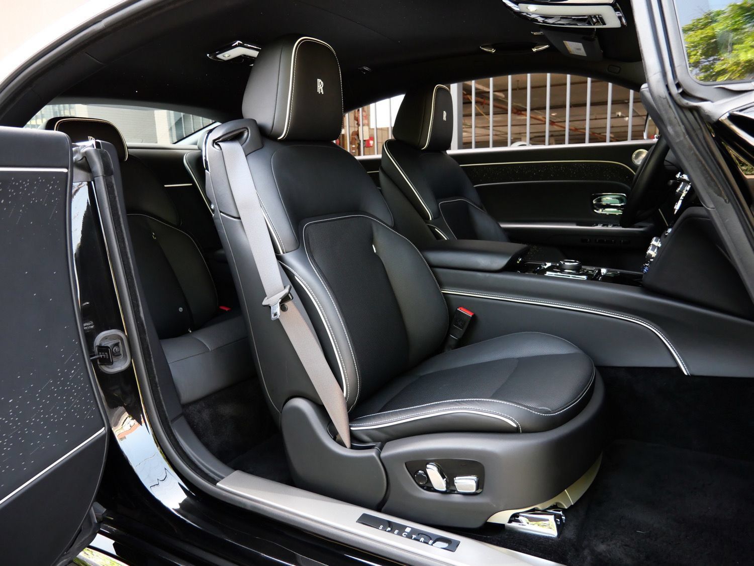 Certified 2025 Rolls-Royce Spectre w/ Spectre Launch Package AWD/4WD image 28