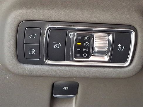 Certified 2024 Lincoln Nautilus Reserve image 24