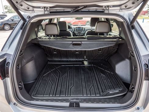 Used 2023 Chevrolet Equinox Premier AWD/4WD image 13