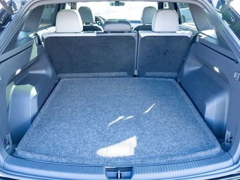 Certified 2024 Volkswagen Atlas Cross Sport SEL R-Line image 37