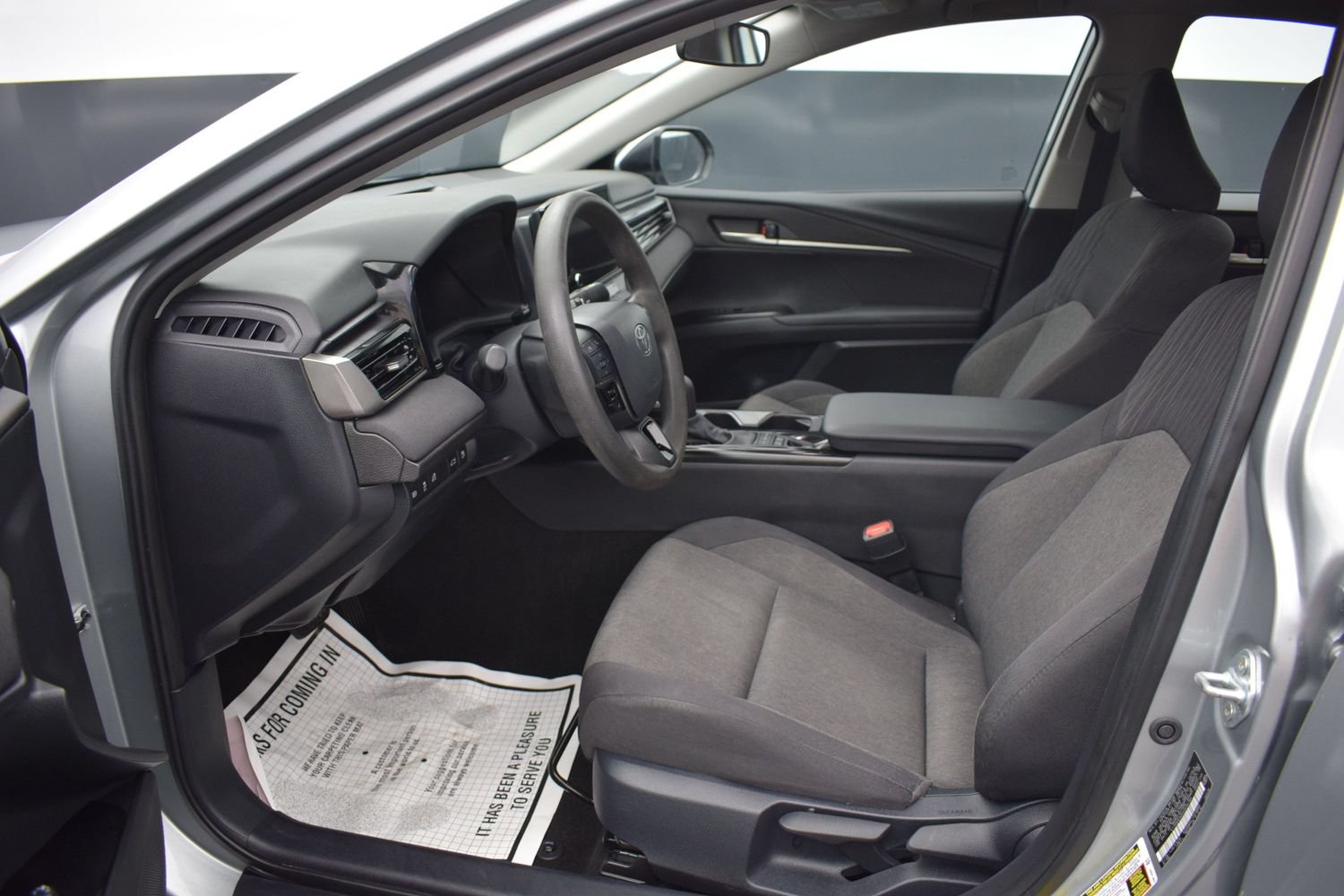 Used 2025 Toyota Camry LE FWD image 13
