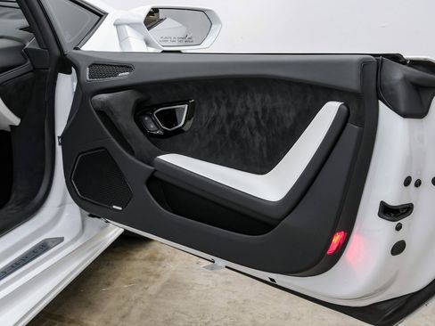 Used 2023 Lamborghini Huracan Tecnica image 62