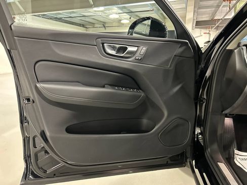 Certified 2025 Volvo XC60 B5 Plus AWD/4WD image 9