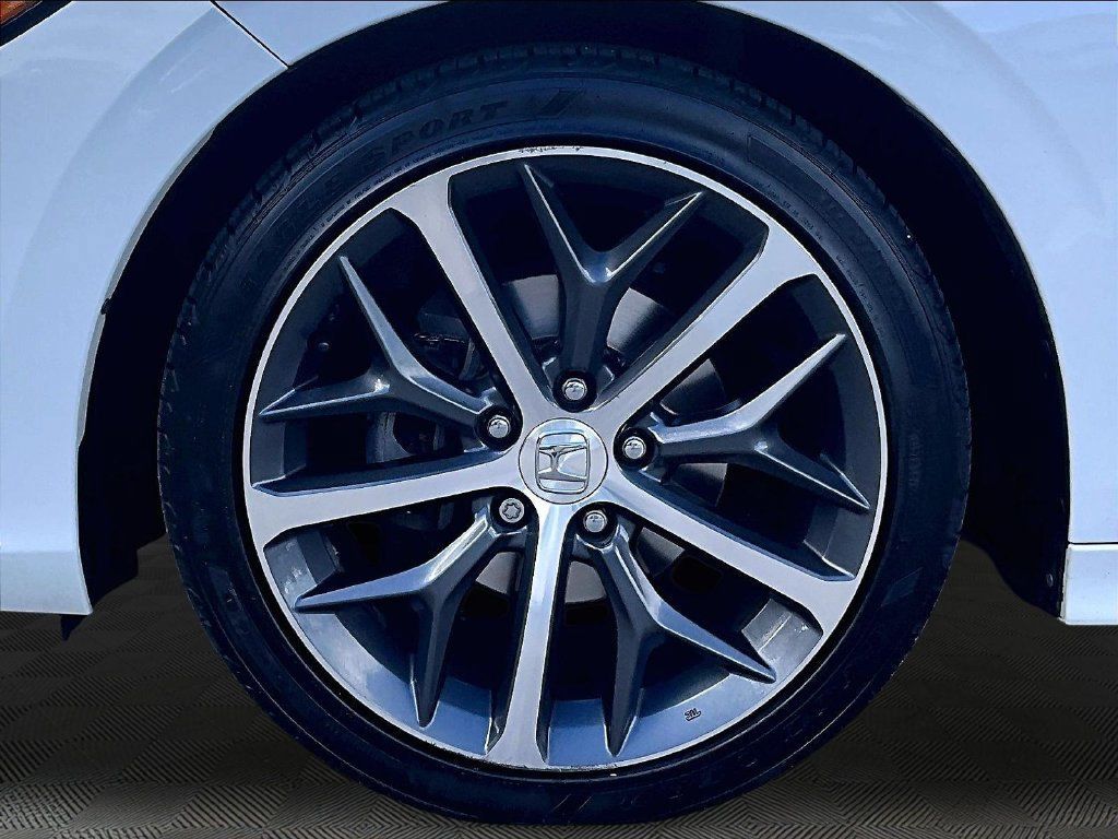 Used 2022 Honda Civic Touring image 7