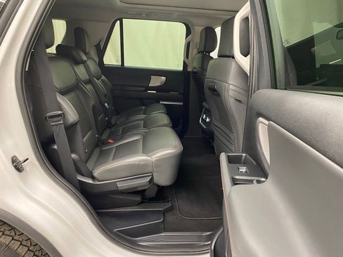 Used 2025 Ford Expedition Active AWD/4WD image 17
