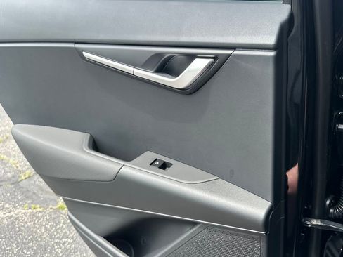 New 2025 Kia Niro EX Touring image 14