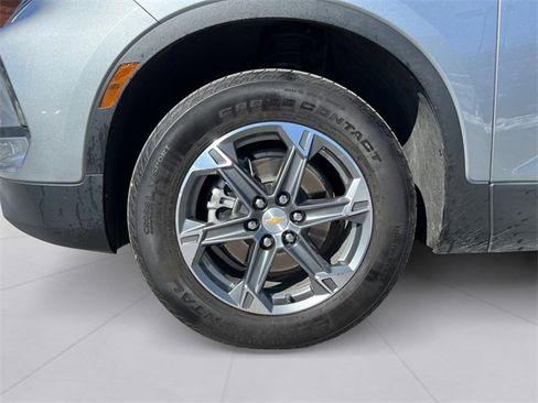 Used 2024 Chevrolet Blazer LT image 9
