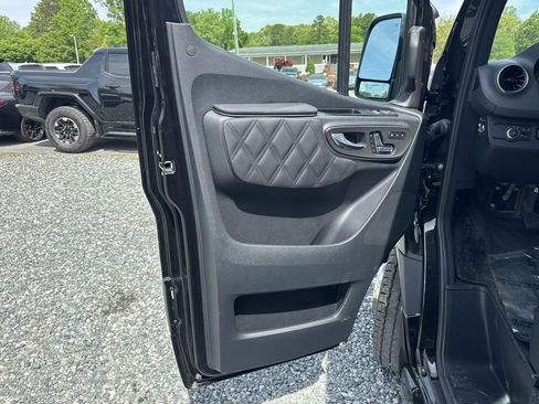 Used 2024 Mercedes-Benz Sprinter 3500 image 30