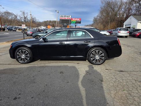 Used 2014 Chrysler 300 S AWD/4WD image 8