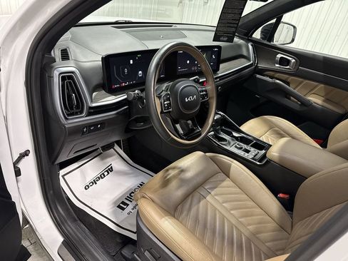 Used 2024 Kia Sorento SX Prestige w/ Olive Brown Leather Package image 10