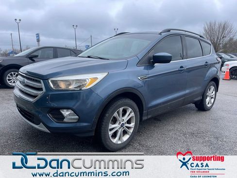 Used 2018 Ford Escape SE w/ SE Sync 3 Package image 1