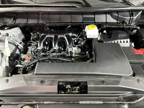 Used 2025 Nissan Pathfinder SV FWD image 11
