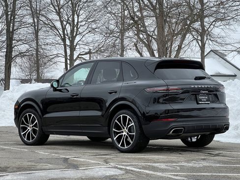 Certified 2023 Porsche Cayenne image 3