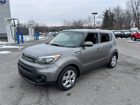 Used 2017 Kia Soul Base w/ Convenience Package image 2