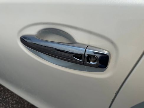 Used 2020 Nissan Rogue SV w/ Premium Package FWD image 13