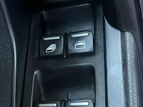 Used 2014 Volkswagen Beetle TDI FWD image 36