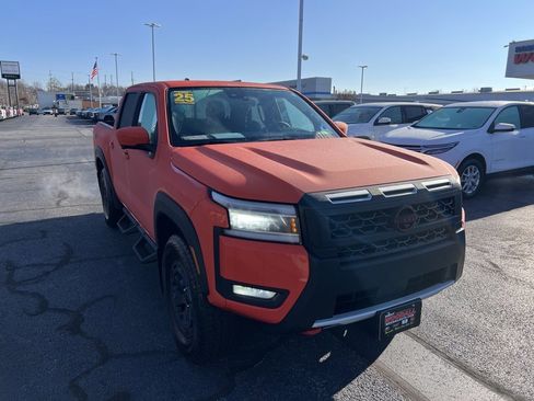 Used 2025 Nissan Frontier PRO-4X w/ Pro Convenience Package image 1