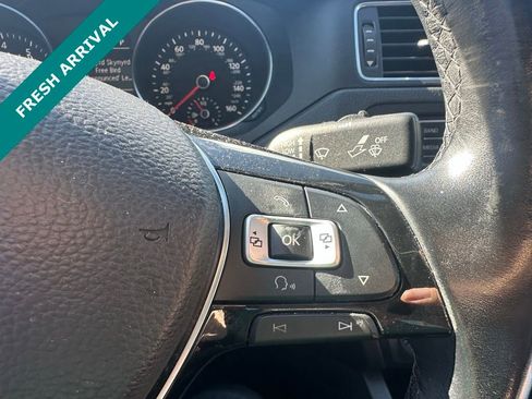 Used 2017 Volkswagen Jetta SE image 28