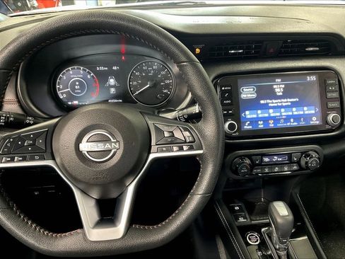 Used 2023 Nissan Kicks SR w/ SR Premium Package FWD image 18