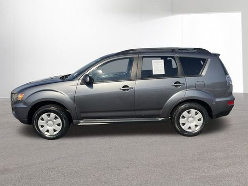 Used 2011 Mitsubishi Outlander ES image 4